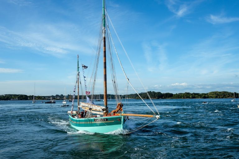 Préparer son voilier en février 2026 : guide complet du carénage et de la révision