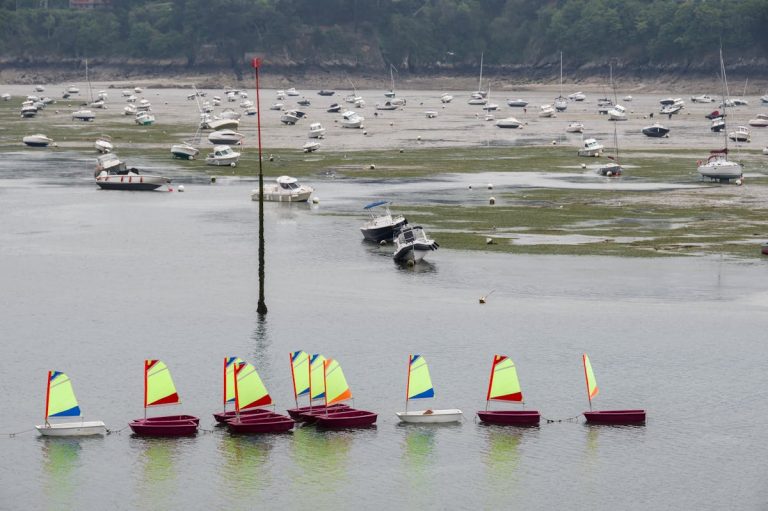 Mouillages forains en Bretagne Sud : le guide complet 2026