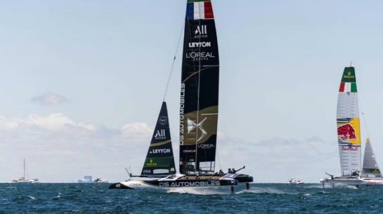 Équipe France SailGP 2026 : Delapierre, collision Auckland et retour à Rio